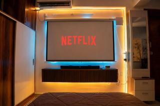 Musafir Date Night Studio Projector Balcony - 9