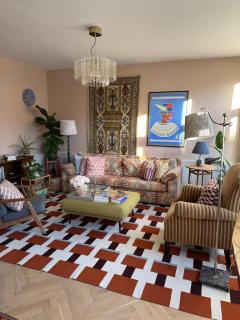 Spacious Home Full of Art Colour and Character - 5