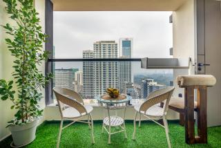 Diplomatic 21st Flr Condo W,Gym, pool,Night life - 0
