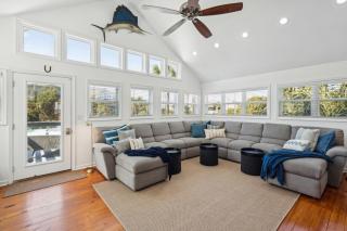 1619 E Ashley - Namastay - Oceanfront - 4 Bedrooms - 8