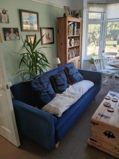 Lovely light 2 double bedroom first floor garden flat by sea - 7