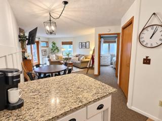 Aspen Cottage Ski In Ski Out 1BR at Lutsen Mtn - 6