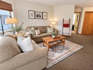 Aspen Cottage Ski In Ski Out 1BR at Lutsen Mtn - 2