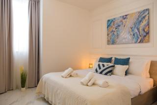 Designer Apt Maltese Balcony Steps Away From Sea - 1