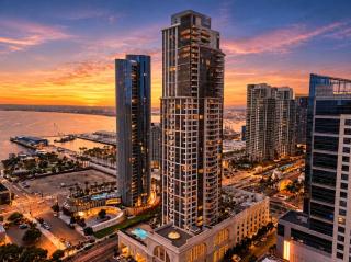Zenzilla Resort Amenities & Panoramic City Views - 8