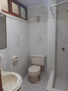 Casa céntrica a dos cuadras de la avenida Bolognesi y a media cuadra de la avenida Pinto - 1