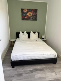 CLUBHAUS 6 - 4 Schlafzimmer, 2 Bäder & Netflix - 3