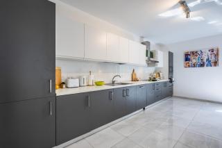 Palazzo Ducoss - Apt 5 - Three Bedroom Two Bathroom - 8