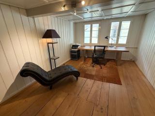 Old Town Oasis with 4 Beds, Balcony & Office - 6