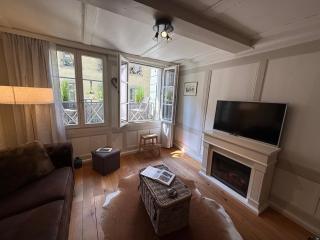 Old Town Oasis with 4 Beds, Balcony & Office - 3