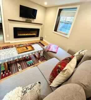 Spacious Private Calgary 1-Bedroom Suite - 3