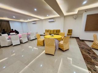 TRPOTELS Formerly Ananta Inn Near By Old High Court Laskar - 8
