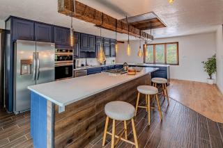 Sandia Mountain Lodge - 3