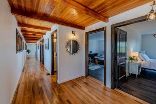Sandia Mountain Lodge - 1
