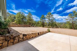 Sandia Mountain Lodge - 7