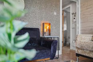 2 Bedroom Glasgow Penthouse with Rooftop Terrace - 6