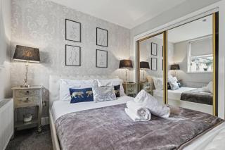 2 Bedroom Glasgow Penthouse with Rooftop Terrace - 1