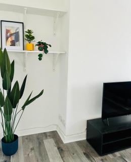 2 Bedroom Apartment in Convenient location - 5
