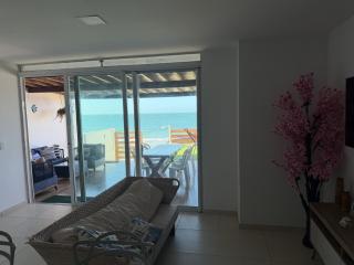 De frente para o mar com a comodidade de acesso as 5 suites climatizadas todas no Terreo - 5
