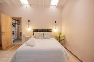 Apartment with balcony and AC - 2