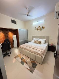 The Rawat Niwas - Your Cozy 2BHK Nook - 8