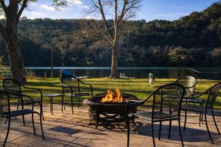 Spacious Family Retreat with Cozy Fireplace and Lakefront - 5