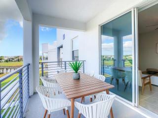 Gorgeous 2BR lakeview Condo with Waterpark - 1