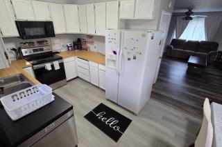 Private 2BR Suite Near ISU Deck Pets OK - 9