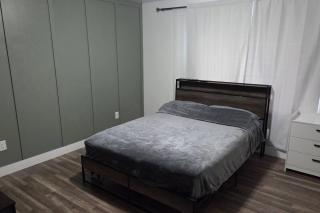 Private 2BR Suite Near ISU Deck Pets OK - 5