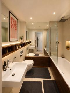 Luxurious Entire Guest House with Grand Living Space and Panoramic Balcony Views - 4