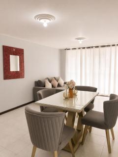 Spacious 4-Bedroom 8 Guests Near Neomundo - 1