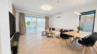 AC Family House with jacuzzi & garden, Miloslavov - 2