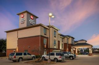 Best Western Plus Lake Dallas Inn & Suites - 8