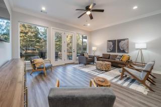 Sleeps 24! 8 Bedrooms Gameroom - 2