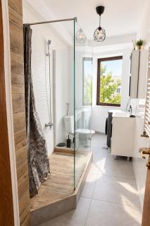 Minimalist Studio near Old Town & Metro - 6