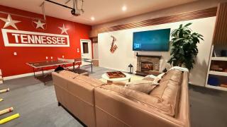 Luxury Smoky Mountain Cabin, River View, Game Room, Firepit - 5