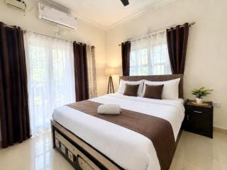 Casa Royale 2BHK Candolim Beach Pool Retreat - 2