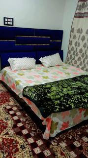 Pine Guest House sawan tangmarg - Tangmarg - 6