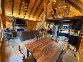 High Standards, RRG private cabin, Hot Tub, Wifi - 6