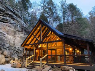 High Standards, RRG private cabin, Hot Tub, Wifi - 3