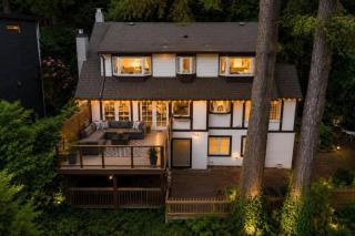 Capilano Forest Retreat 3BD,2BA Suite - 9