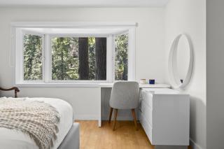 Capilano Forest Retreat 3BD,2BA Suite - 1