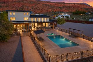 Exclusive Retreats Desert Panorama with Private Pool, Hot Tub, Bocce Court - 8