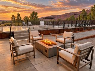 Exclusive Retreats Desert Panorama with Private Pool, Hot Tub, Bocce Court - 5