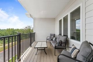 New 3 Bedroom 3 bath Loft Condo - 8
