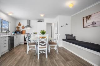 Whanga on Foot - Great Central Location - 9