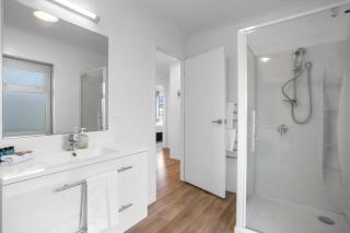 Whanga on Foot - Great Central Location - 1