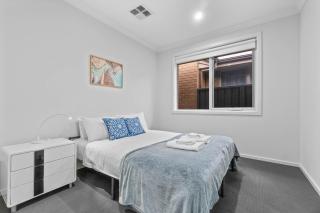 Cozy Family Retreat Near CBD & Adelaide Airport Listing - 8