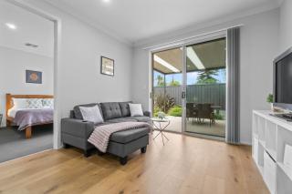 Cozy Family Retreat Near CBD & Adelaide Airport Listing - 7