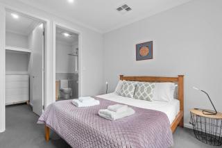 Cozy Family Retreat Near CBD & Adelaide Airport Listing - 5